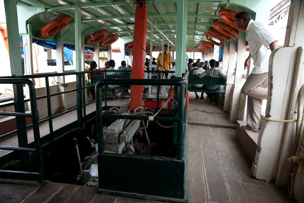 India_JanFeb_10_Cochin_7116.jpg - Ferry