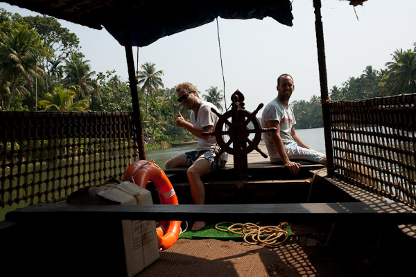 India_JanFeb_10_Cochin_7495.jpg - The Brisigh fellows at the bow of a bigger boat