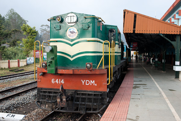 India_JanFeb_10_Coonor_7864.jpg - Diesel locomotive