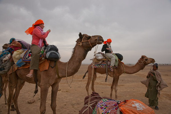 India_JanFeb_10_Jaisalmer_6529.jpg - Marika and Astrid