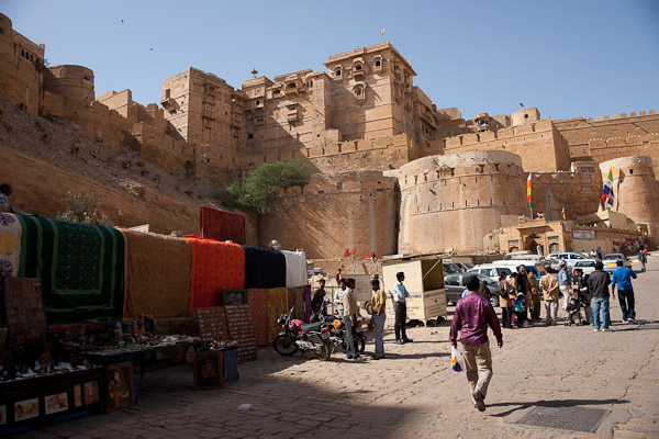 India_JanFeb_10_Jaisalmer_6818.jpg - Jaisalmer Fort.  Unlike most forts in India, this one is still occupied.