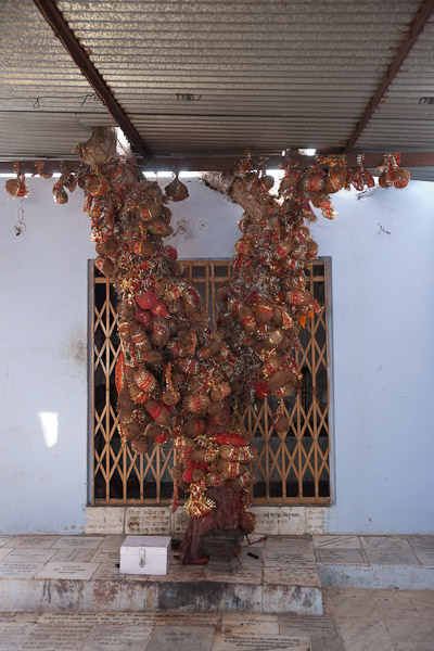 India_JanFeb_10_Pushkar_5954.jpg - Savitri Temple inteior