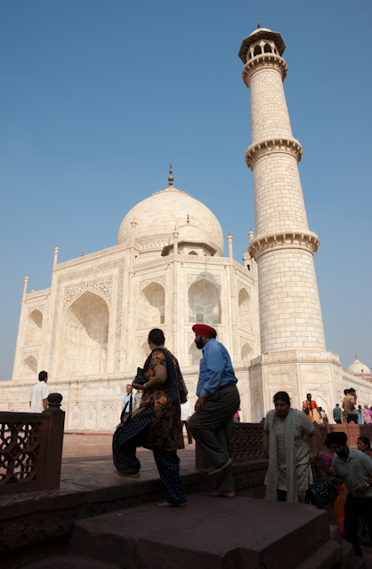 _DSC2737.jpg - You had to take off your shoes to go onto the platform