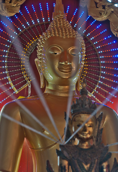 Thailand_Mae_Hong_Son_OctNovDec_2010_5498.jpg - Techno Buddha, Wat Chong Klang, Mae Hong Son, Thailand