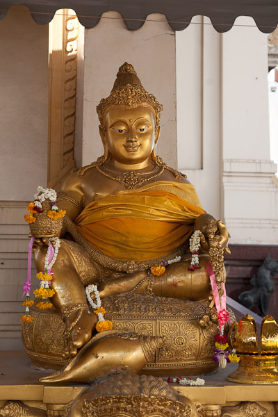 Thailand_Bangkok_OctNovDec_2010_2601.jpg - Happy Buddha.   On a lower floor.