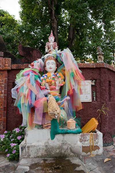 Thailand_Chiang_Mai_OctNovDec_2010_3345.jpg - Shrine outside the temple